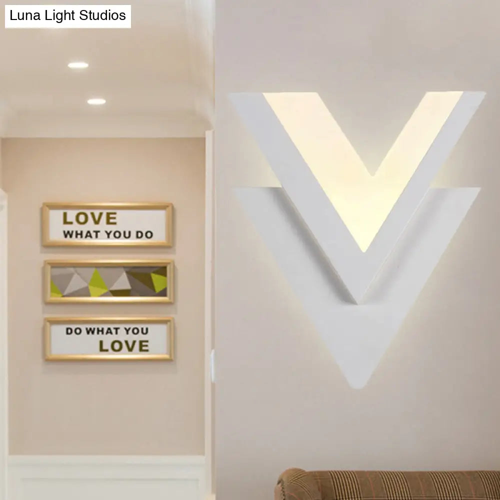 Double-V Acrylic Led Wall Sconce Light Fixture In Warm/White For Simplicity The Bedroom
