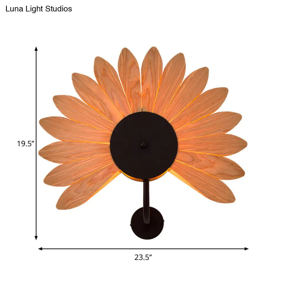 Handmade Wood Veneer Wall Sconce With Modern Stylish Design And 1 Light - Perfect For Restaurants