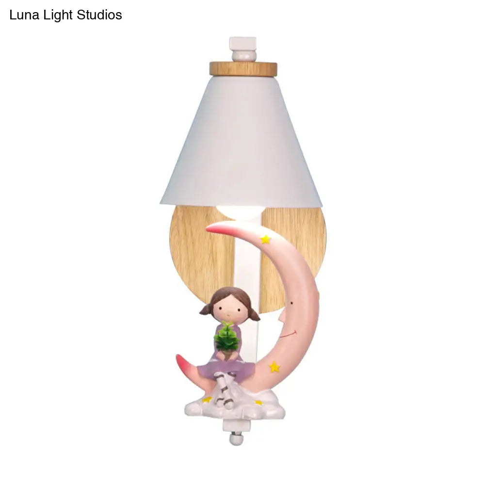 Kids Tapered Wall Lighting With Decorative Figurine In Metallic White