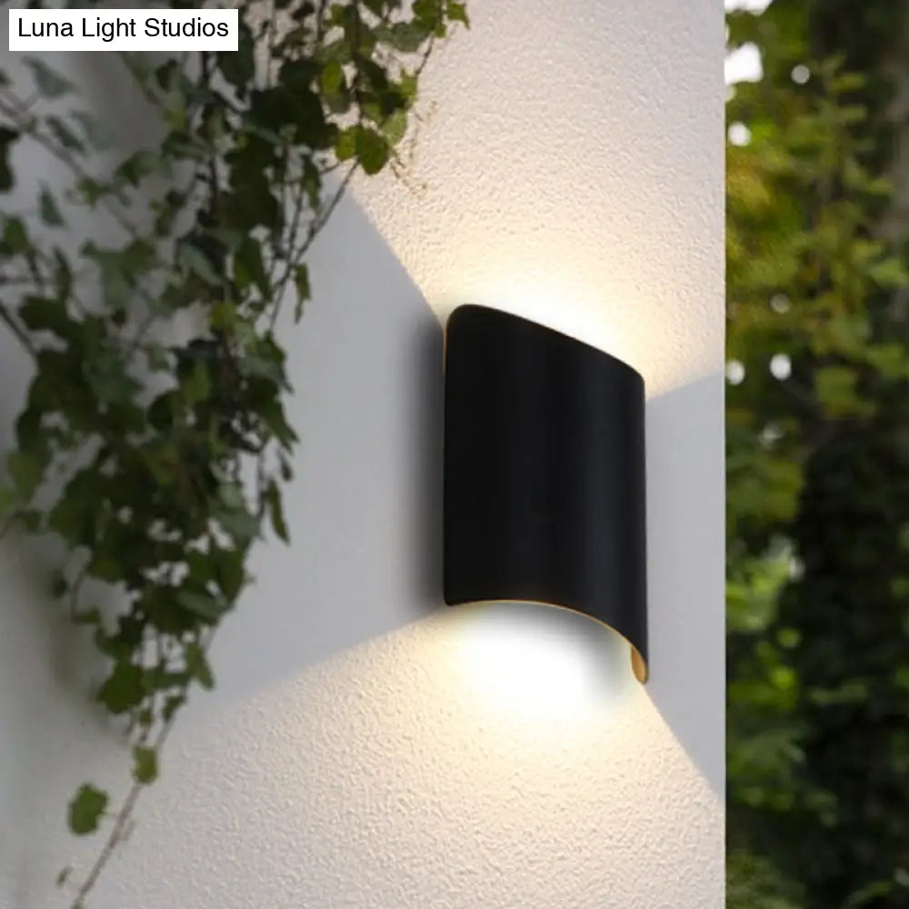 Minimalist 2-Light Black Aluminum Curve Wall Sconce
Note: It Is Important To Strike A Balance