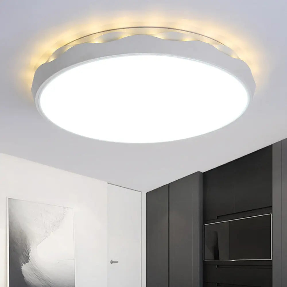 Minimalist Iron Ceiling Light 17’/21’ Dia Flush Mount White Rounded Design Led Scalloped Edge / 17’