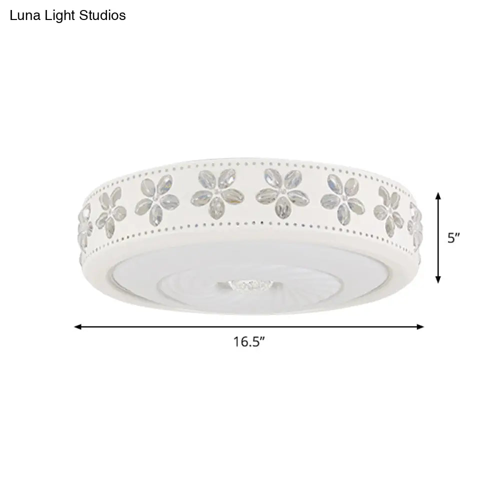 Minimalist Iron Led Ceiling Light With Flower Edge - White Circle Flush Mount For Living Room