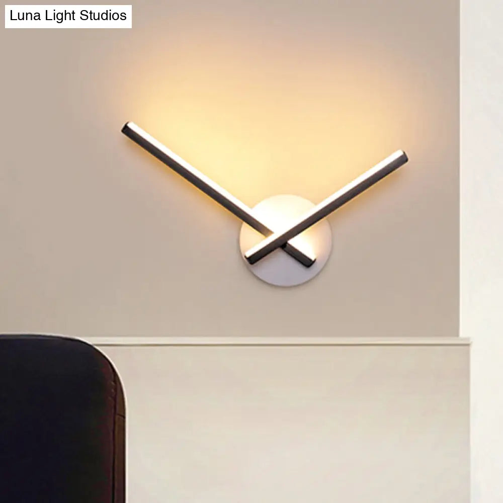 Minimalist Led Wall Sconce In Warm/White Light With Linear Acrylic Design Black/White