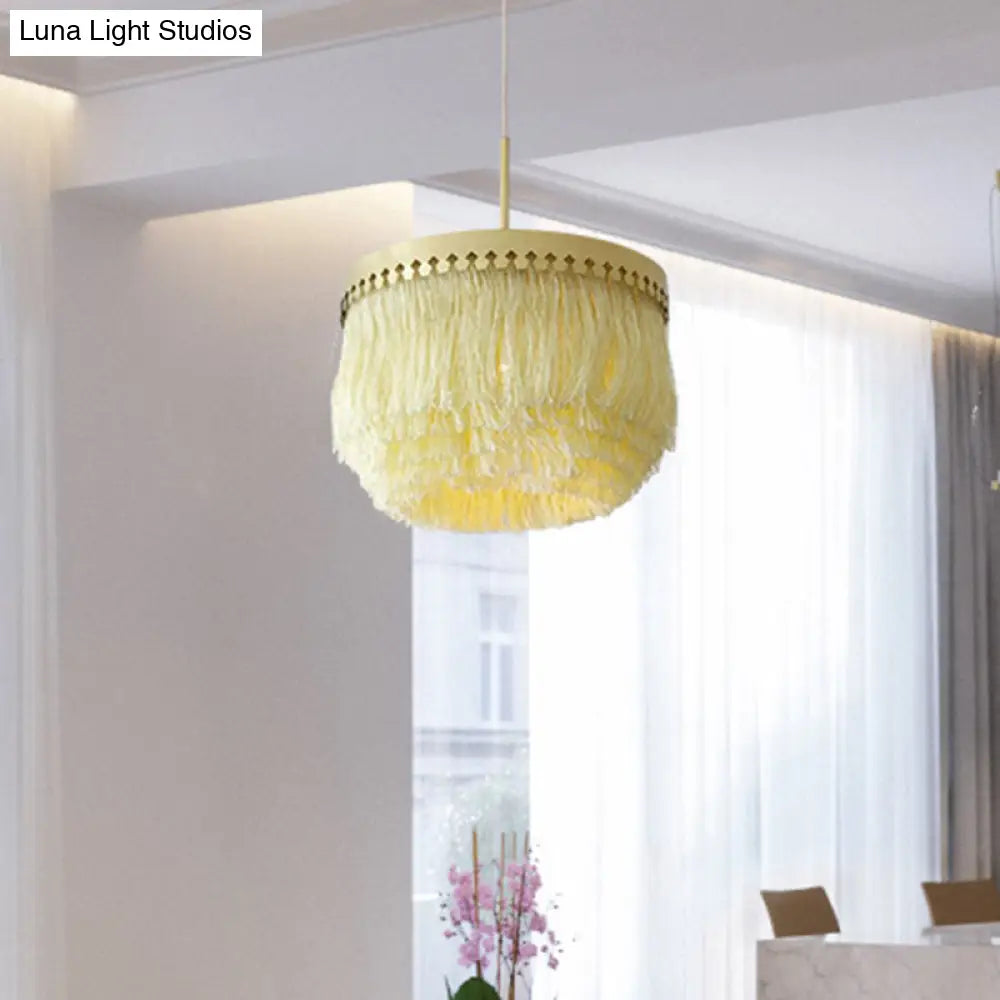 Minimalistic Round Fringe Pendant Light Fixture In Gold
Or
Gold Suspension - Simple & Elegant
