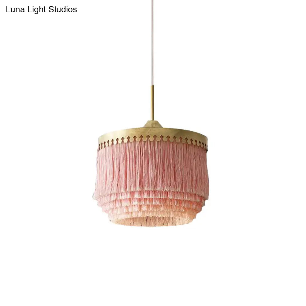 Minimalistic Round Fringe Pendant Light Fixture In Gold
Or
Gold Suspension - Simple & Elegant