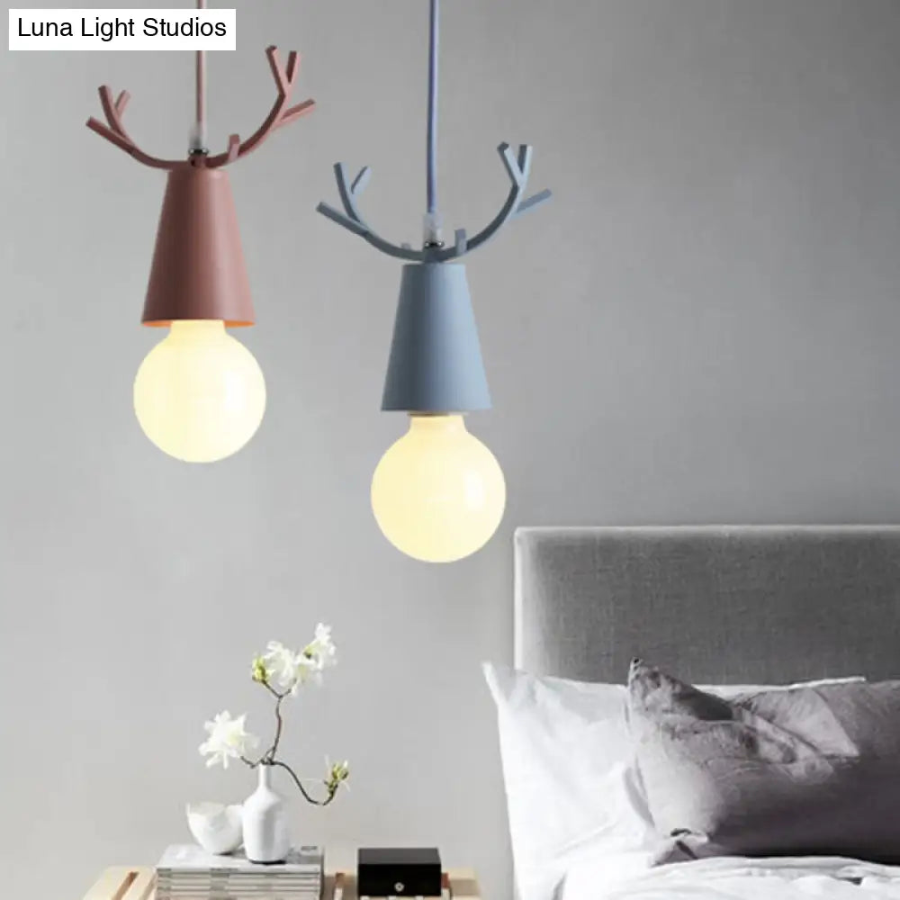 Modern Antler Metal Pendant Light With Open Bulb Design - Nordic Style