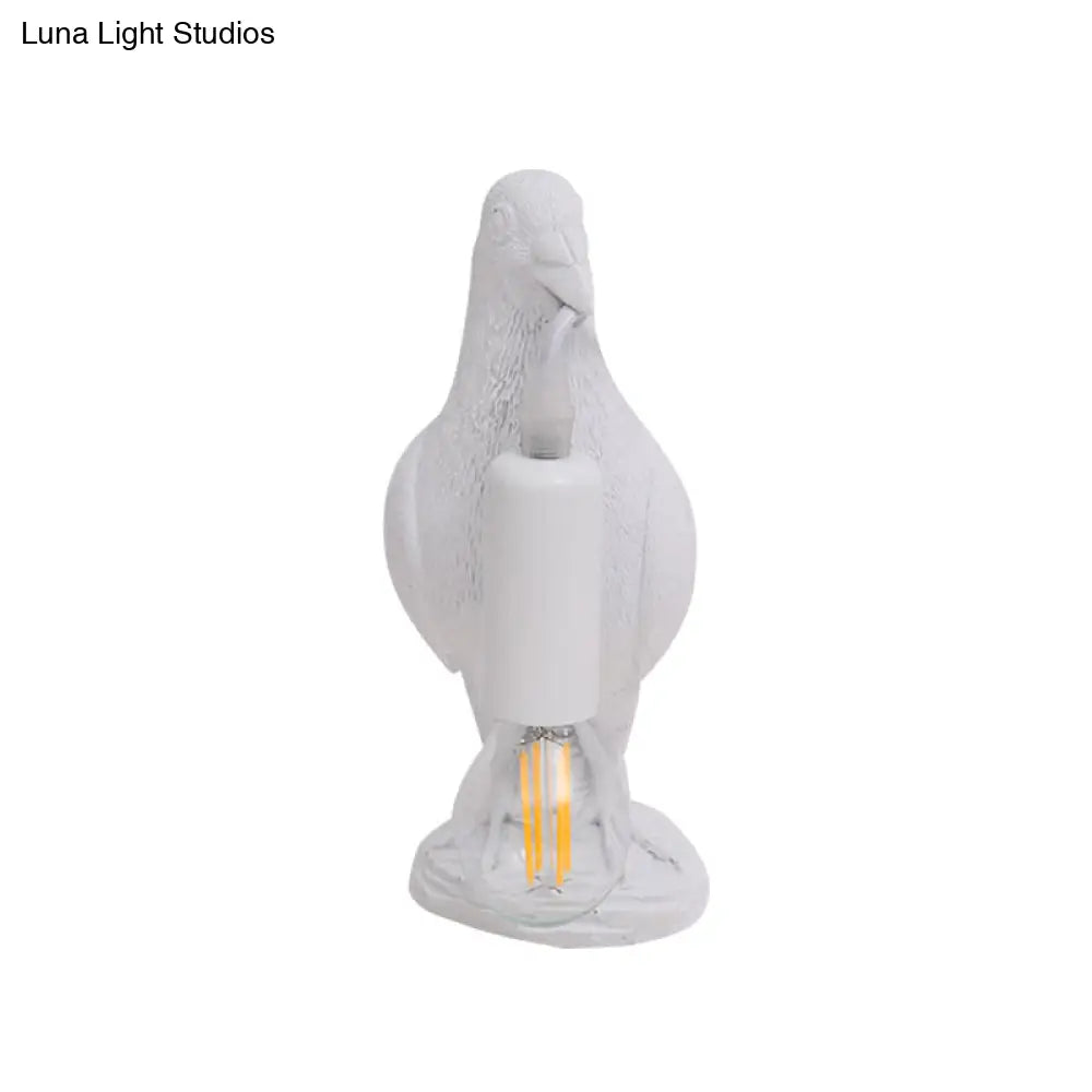 Nordic Style Bird Shaped Desk Light Resin Night Table Lamp In White/Black For Bedroom
