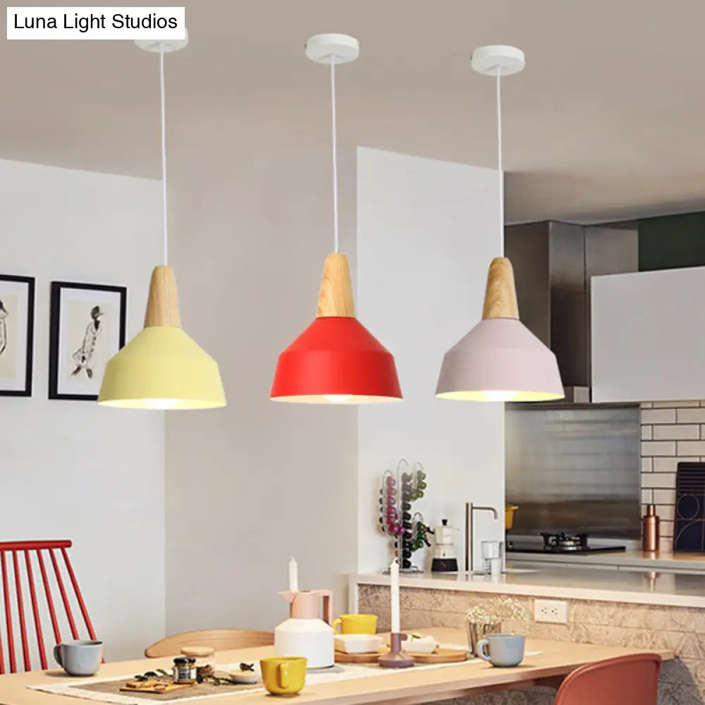 Nordic Style Metal Hanging Pendant Lamp With Wooden Top - Ideal For Restaurants