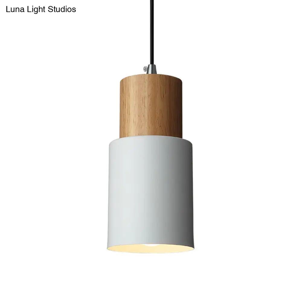 Simple Nordic Pendant Light For Restaurants & Coffee Shops - Modern And Creative Design
