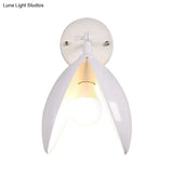 Blooming Bud Wall Light - Modern Metal 1-Light Mounted For Living Room (Black/White)