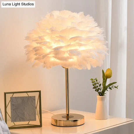 Blossom Feather Bedside Lamp - Minimalistic Natural Nightstand Light