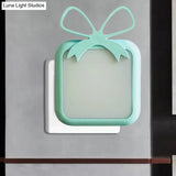Childrens Light-Sensing Night Light - Gift-Shape Blue/Pink Plug-In Led Wall Lamp For Bedroom