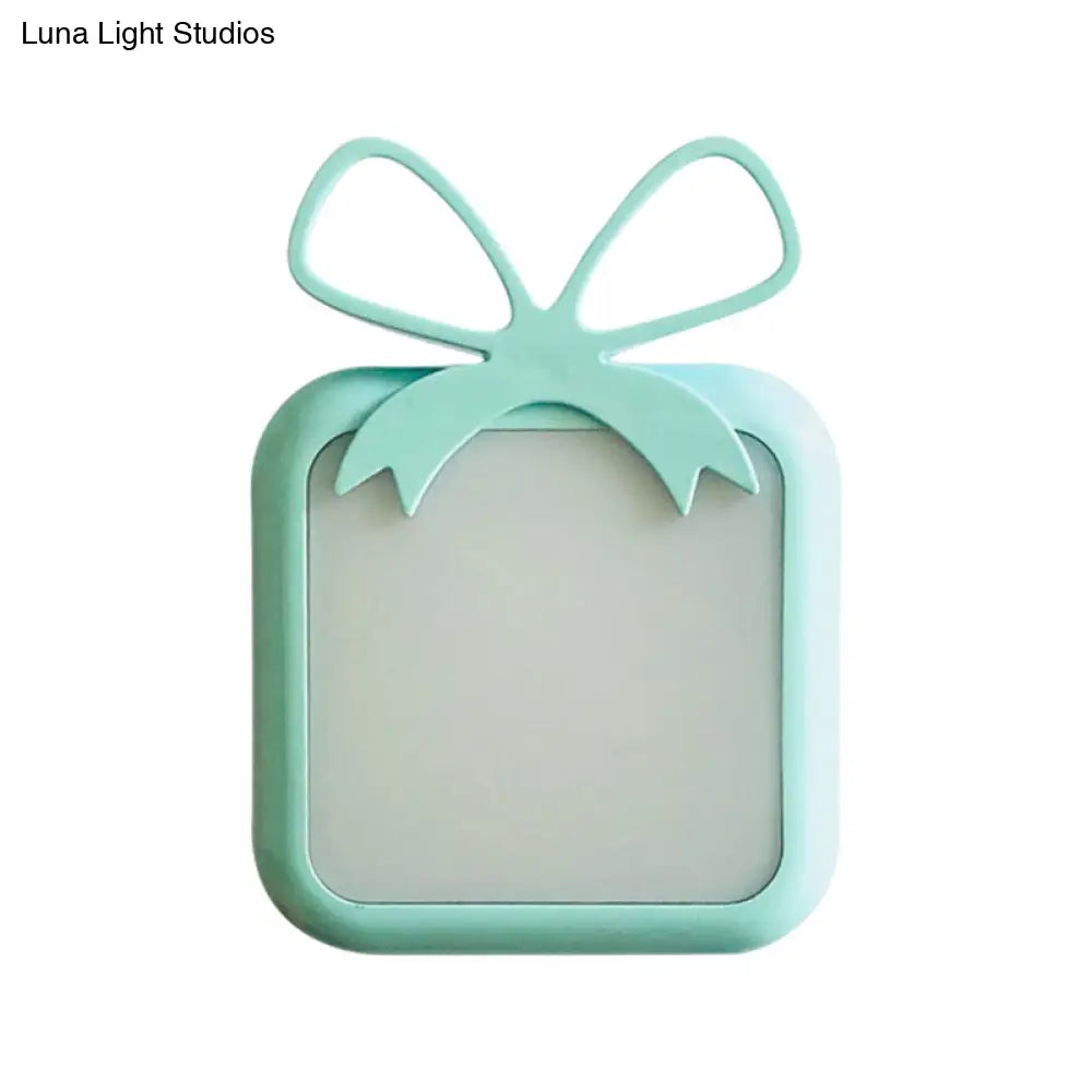 Childrens Light-Sensing Night Light - Gift-Shape Blue/Pink Plug-In Led Wall Lamp For Bedroom