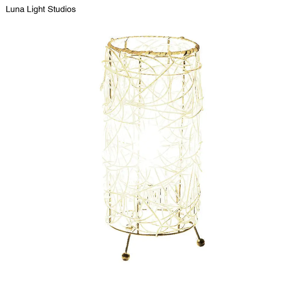 Chinese Bamboo Cylindrical Desk Light: 1 Bulb Task Lighting For Living Room In White/Coffee