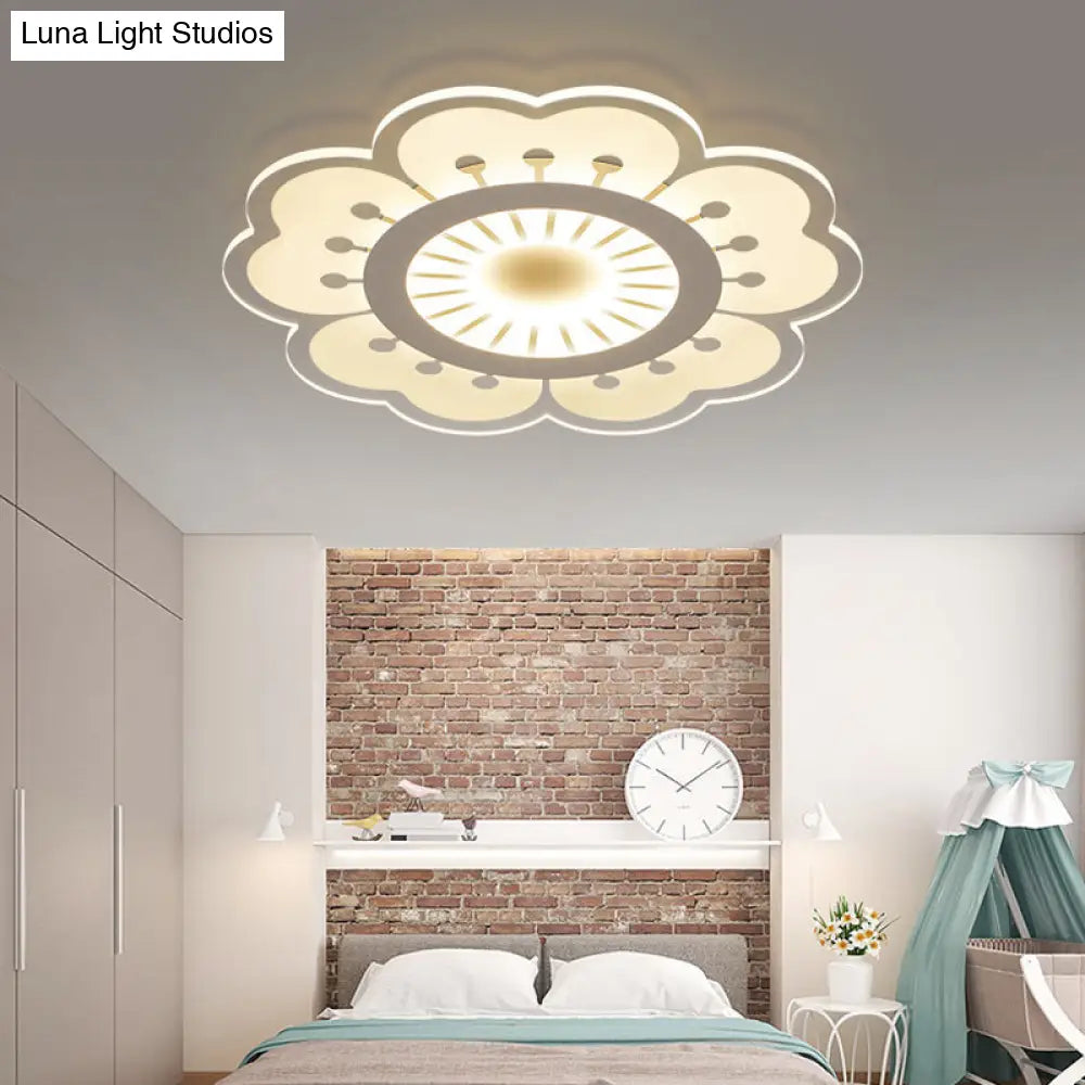 Contemporary Acrylic Led Flush Mount Ceiling Fixture - Flower Design 16.5’/20.5’ Wide White