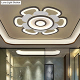 Contemporary Floral Acrylic Led Flush Mount Ceiling Light In Black And White With Warm/White Glow -