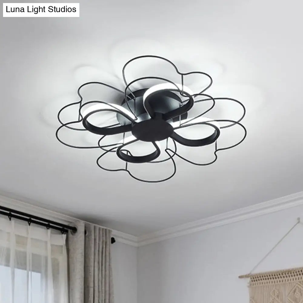 Contemporary Metallic Clover Flush Light - 19’/22.5’ W Black/White Led Warm/White Lighting