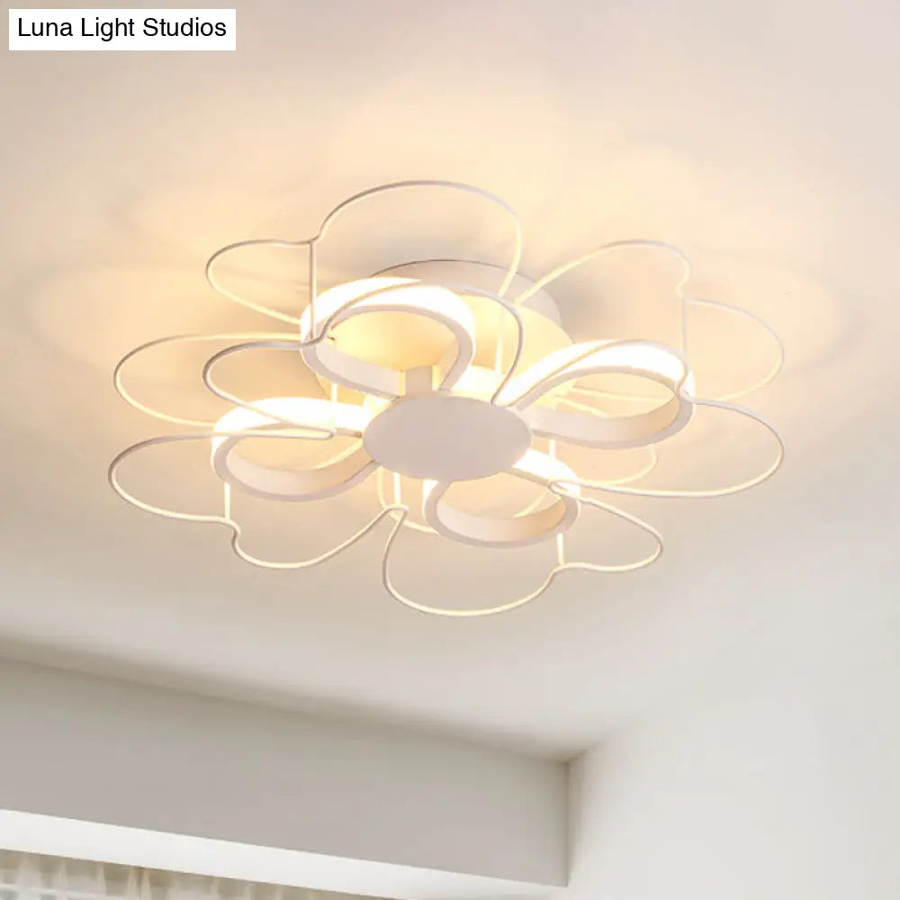 Contemporary Metallic Clover Flush Light - 19’/22.5’ W Black/White Led Warm/White Lighting