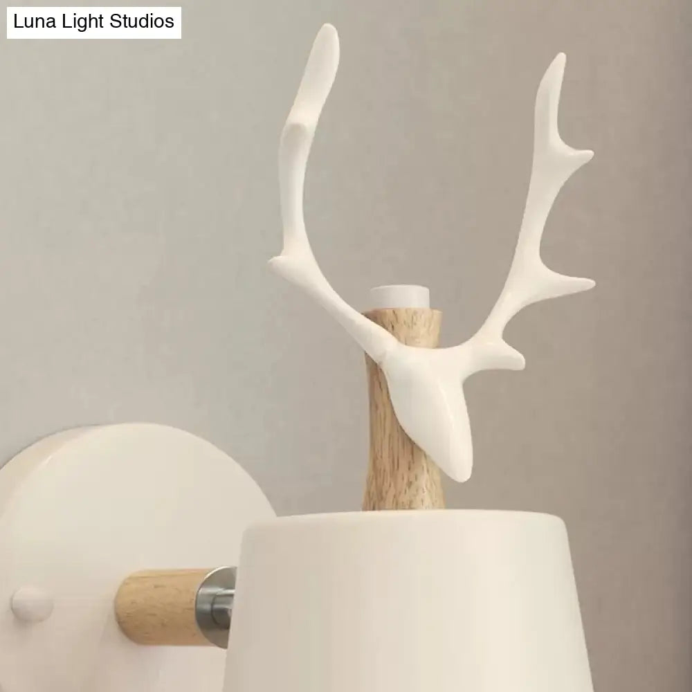 Contemporary Rotatable Antler Wall Sconce - White Metal 1-Light Lamp For Hallways