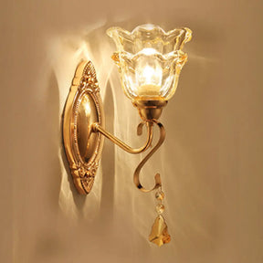 Contemporary Wall Mounted Lamp With Metallic Gold Finish And Geometrical Glass Shade 1 / A