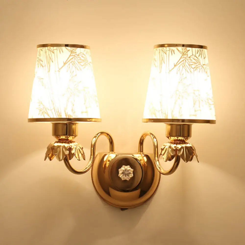 Contemporary Wall Mounted Lamp With Metallic Gold Finish And Geometrical Glass Shade 1 / E