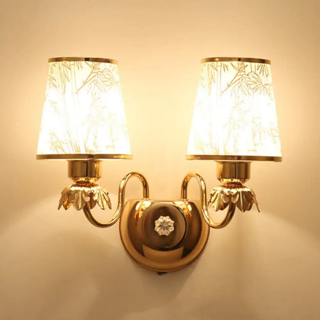 Contemporary Wall Mounted Lamp With Metallic Gold Finish And Geometrical Glass Shade 1 / E