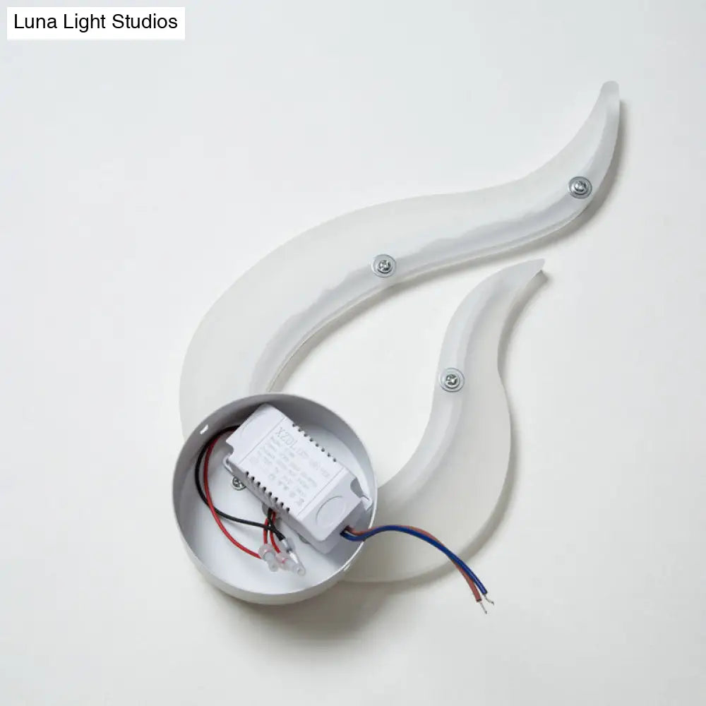 Flame Shaped Led Wall Mounted Light - Decorative Acrylic Sconce For Corridors (White)