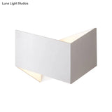 Geometric Led Wall Sconce In White/Black For Modern Stairways