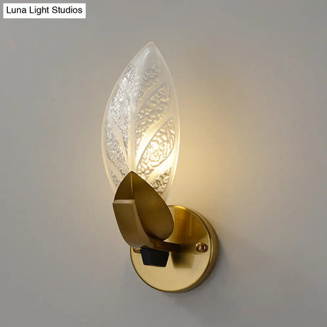 Gold Leaf Wall Light With Frosted Textured Glass 1 Bulb Colonial-Style Mount