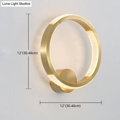 Golden Metal Wall Sconce Light For Fashionable Ambient Lighting