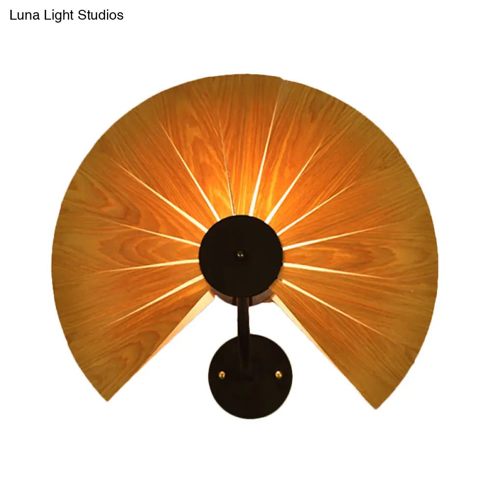 Handmade Wood Veneer Wall Sconce With Modern Stylish Design And 1 Light - Perfect For Restaurants