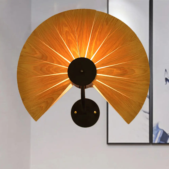 Handmade Wood Veneer Wall Sconce With Modern Stylish Design And 1 Light - Perfect For Restaurants
