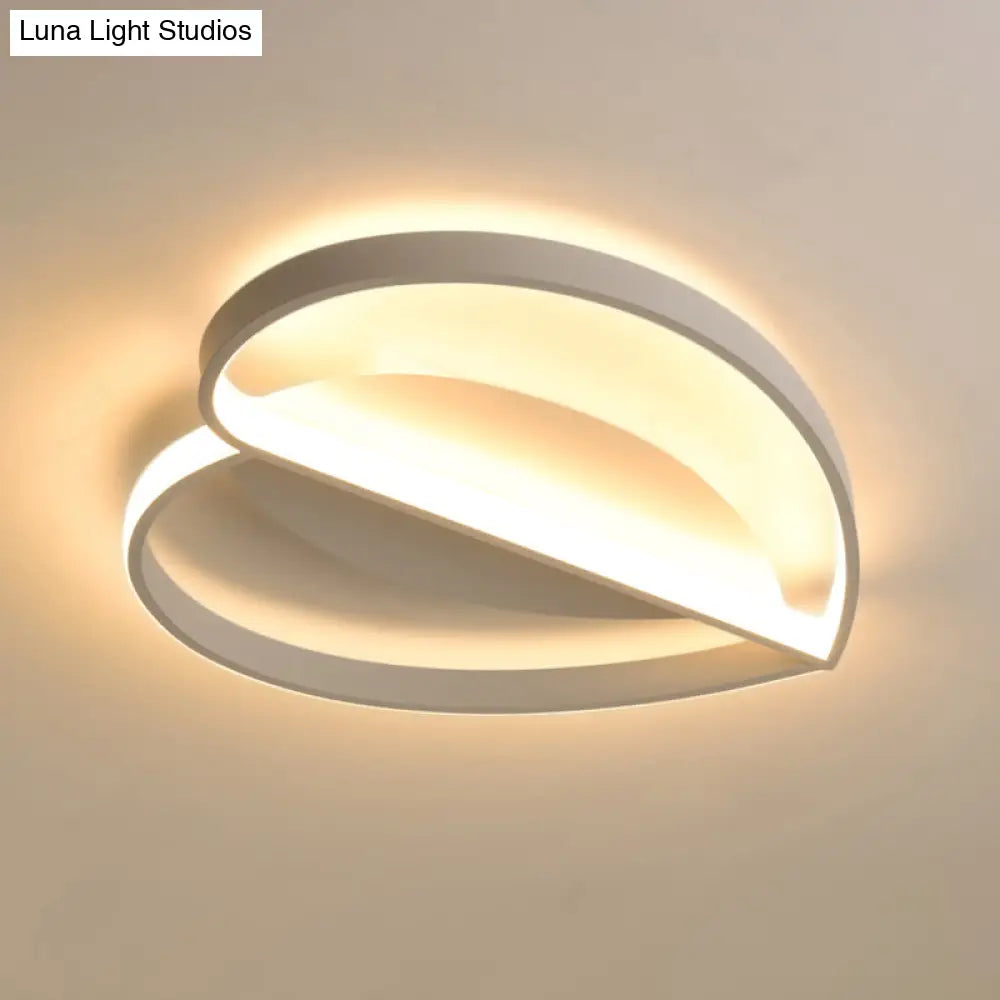 Heart - Shaped Led Flush Mount Light For Bedroom - 19’/21’ Wide