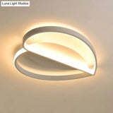 Heart - Shaped Led Flush Mount Light For Bedroom - 19’/21’ Wide