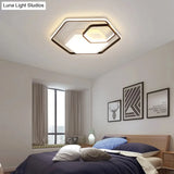 Hexagonal Ceiling Lamp - Modern Style Metallic Led 21’/27’ W Black And White/White Flush Light