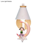 Kids Tapered Wall Lighting With Decorative Figurine In Metallic White