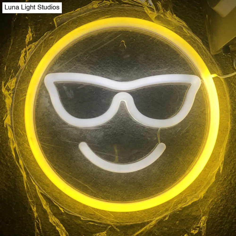 Mini Usb-Powered Led Smiley Nightstand Light - Contemporary White Plastic Wall Lamp