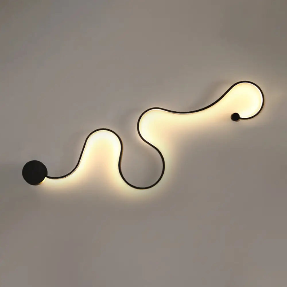 Minimalist Black Led Wall Sconce Light For Hallways - Curved Design Metal Construction