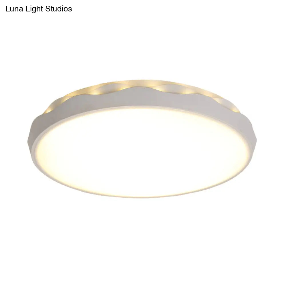 Minimalist Iron Ceiling Light 17’/21’ Dia Flush Mount White Rounded Design Led Scalloped Edge