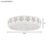 Minimalist Iron Led Ceiling Light With Flower Edge - White Circle Flush Mount For Living Room