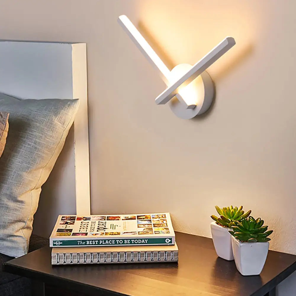 Minimalist Led Wall Sconce In Warm/White Light With Linear Acrylic Design Black/White White /