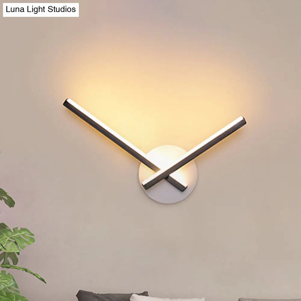 Minimalist Led Wall Sconce In Warm/White Light With Linear Acrylic Design Black/White