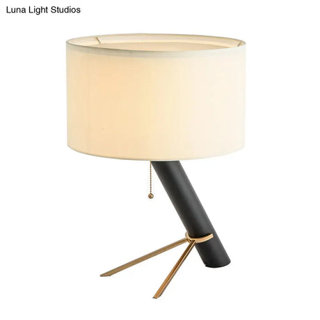 Minimalist Tripod Night Light Metal Table Lamp - Black Pull-Chain Round Fabric Shade