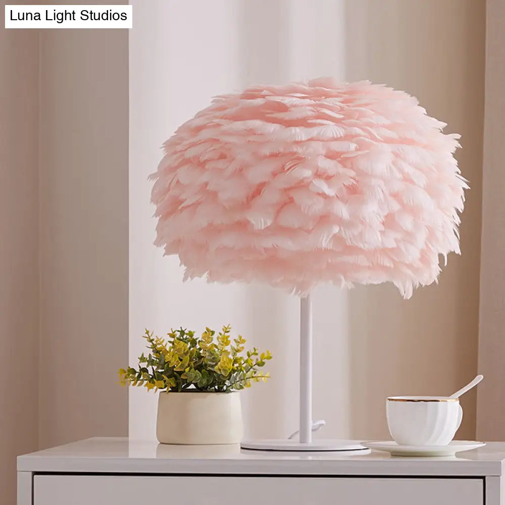 Minimalistic Feather Round Table Lamp For Living Room Nightstands - Single Bulb Lighting Solution