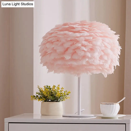 Minimalistic Feather Round Table Lamp For Living Room Nightstands - Single Bulb Lighting Solution