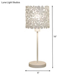 Modern 1-Bulb White Flower Desk Lamp With Metal Shade For Task Lighting