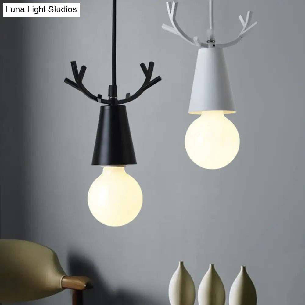 Modern Antler Metal Pendant Light With Open Bulb Design - Nordic Style