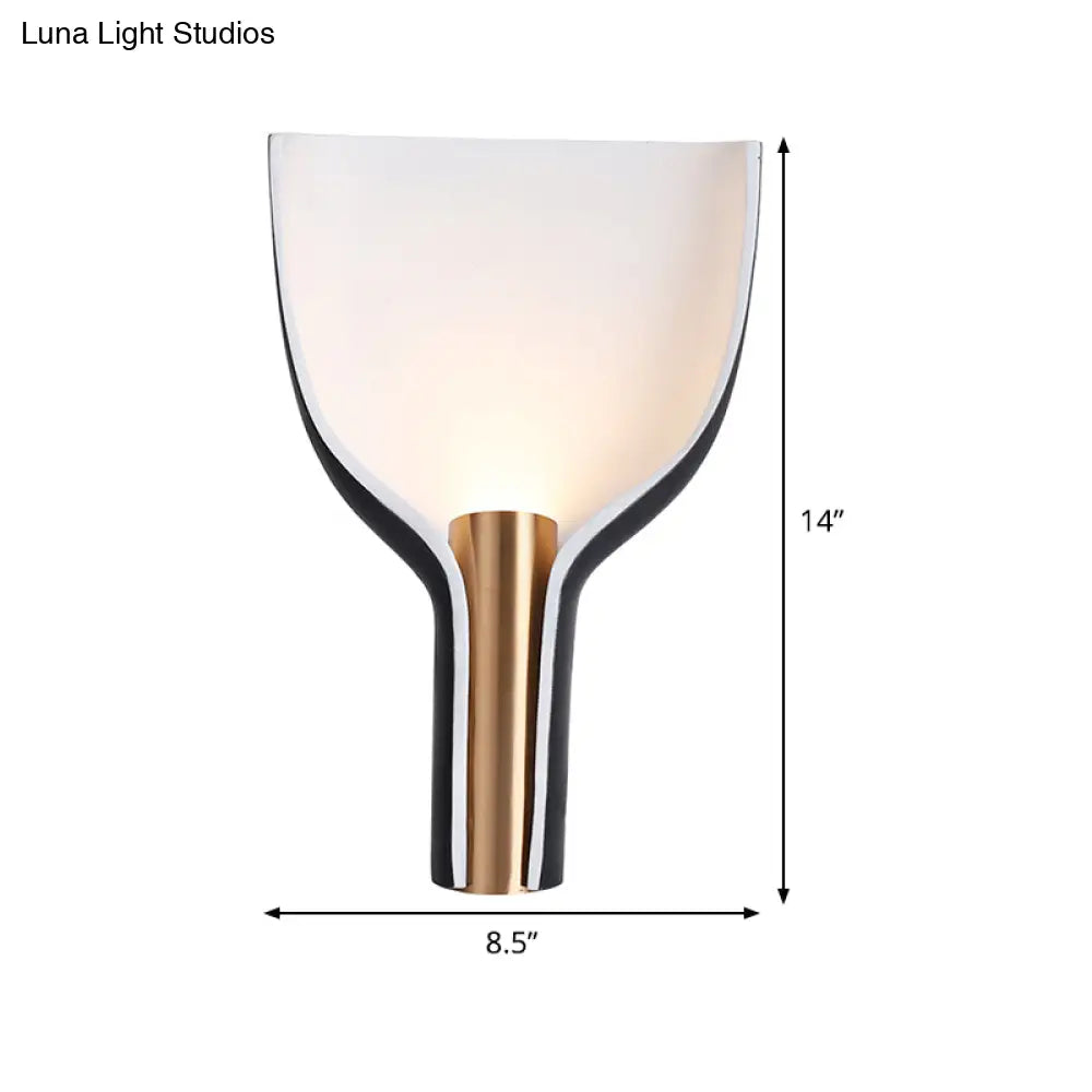 Modern Black Metal Flare Table Lamp - 1-Bulb Bedside Reading Light