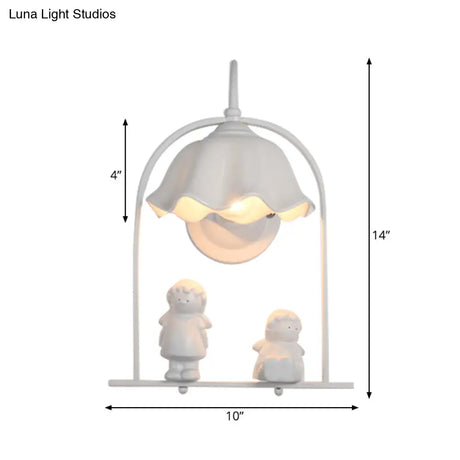 Modern Stylish White Metal Wall Lamp With 1 Light For Little Kids Kitchen Décor