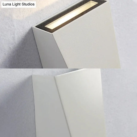 Modern Trapezoid Wall Washer Led Bedside Lamp In Black/White
